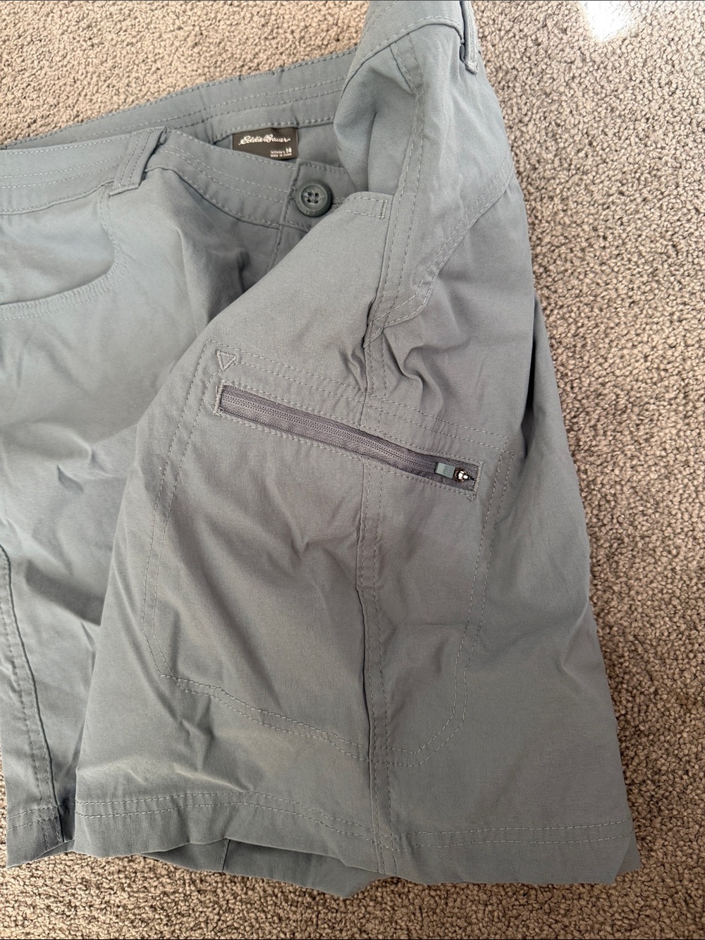 Eddie Bauer Women's Light Gray Outdoor Shorts. Zippered Cargo Pocket. Size 14 - Picture 3 of 11